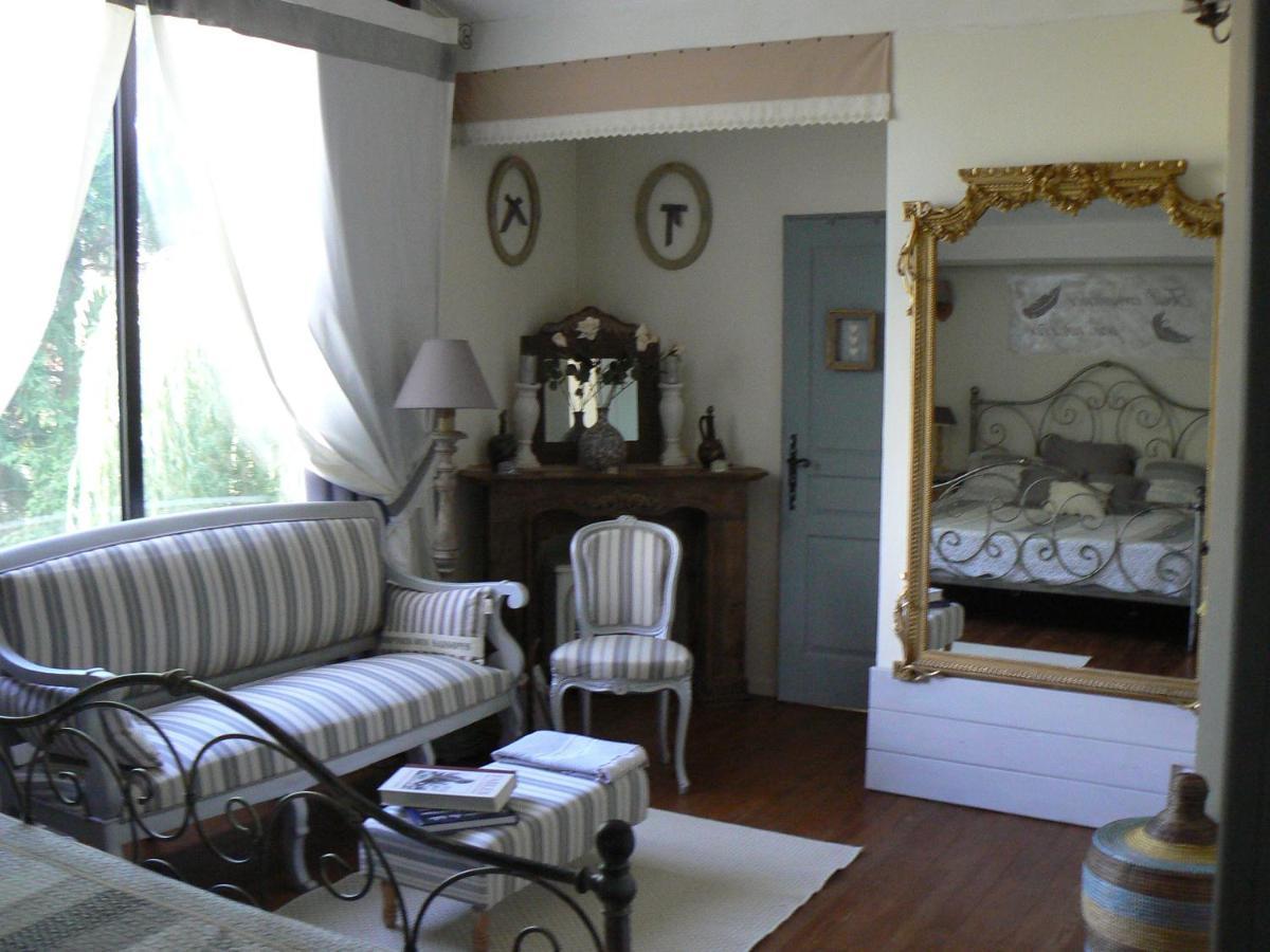 Bed and Breakfast La Caldamente Rieux-de-Pelleport Екстер'єр фото