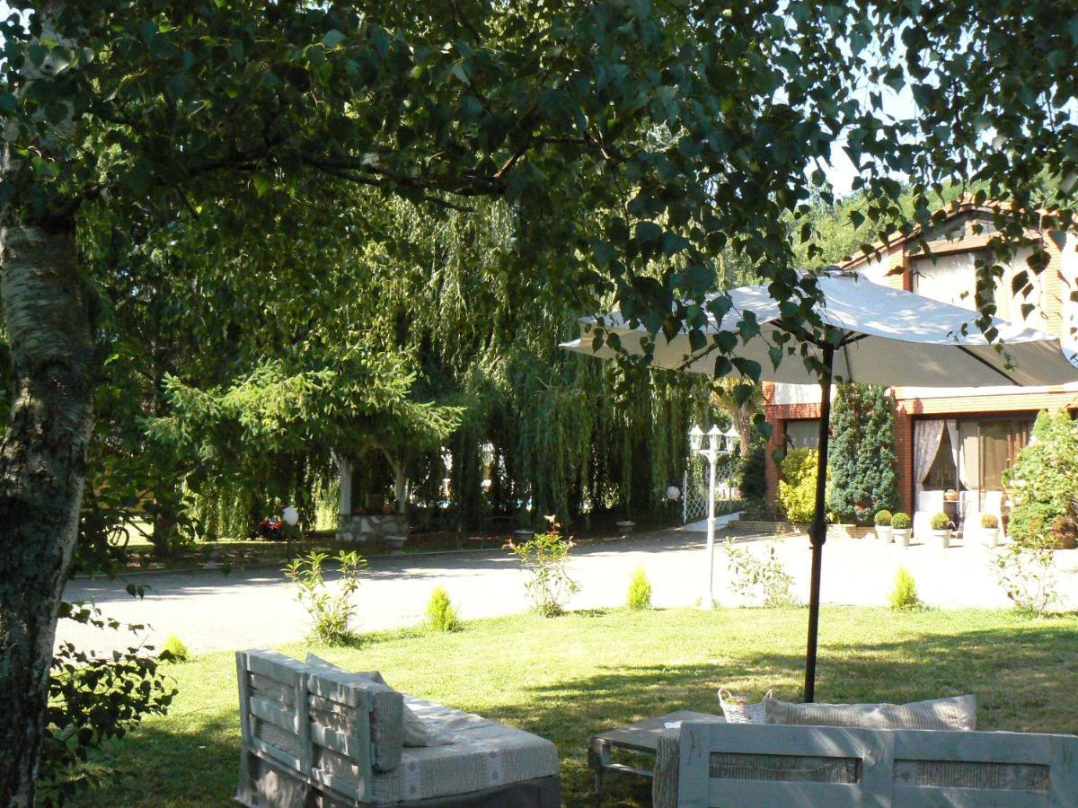 Bed and Breakfast La Caldamente Rieux-de-Pelleport Екстер'єр фото